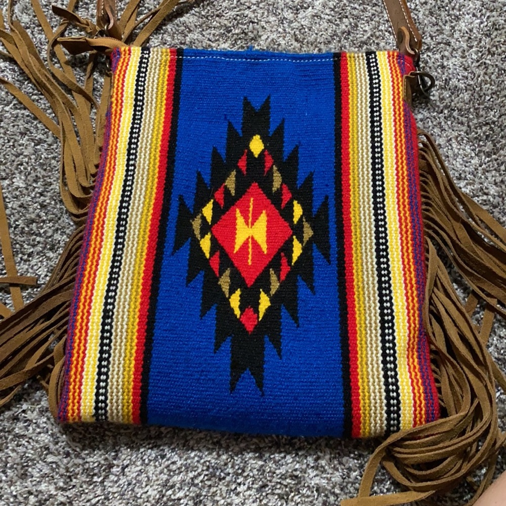 Crossbody - Picture 3 of 7
